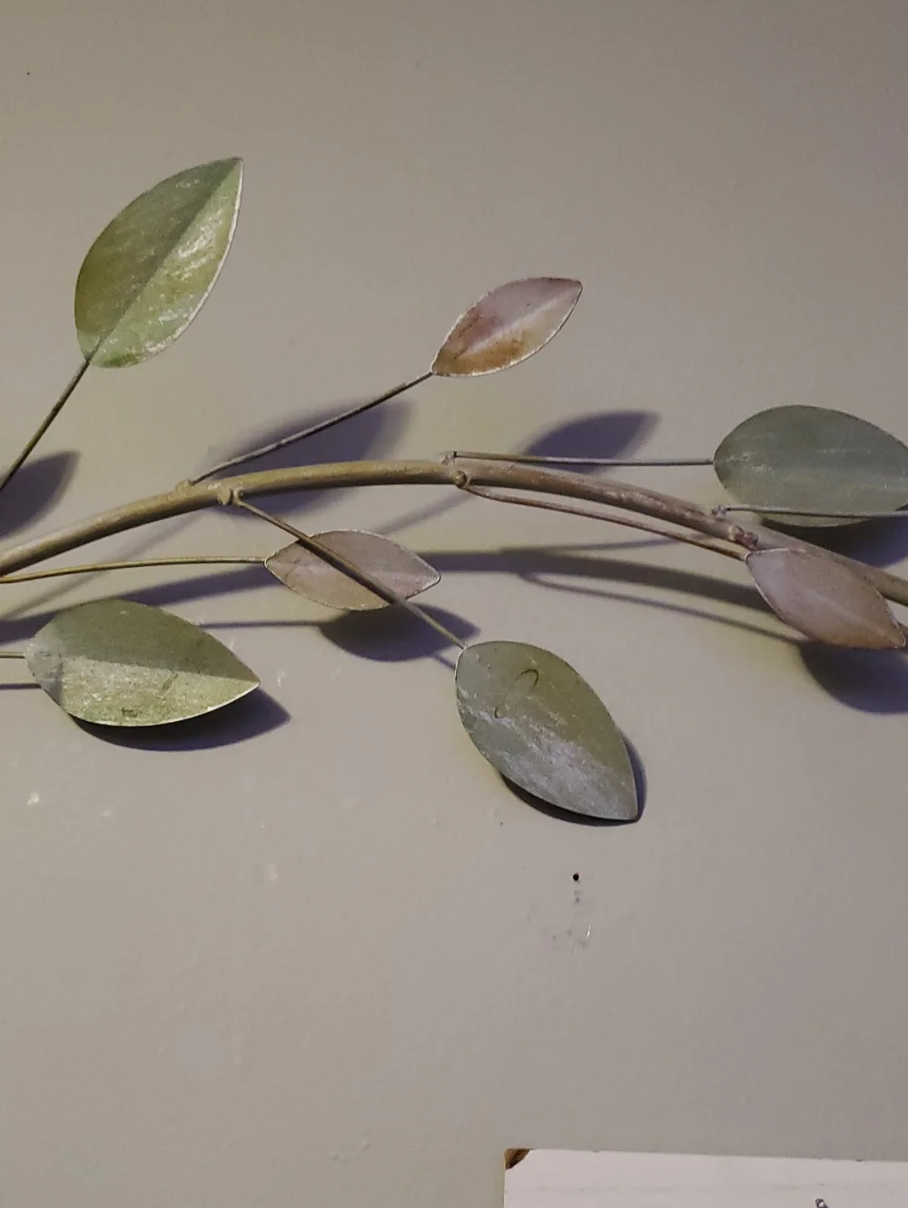Metal Decorative Hanging Faux Eucalyptus Garland in Green